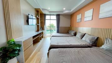 Family Villa, 6 Bedrooms, Pool View | Free WiFi, bed sheets