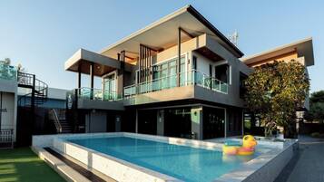 Piscina externa