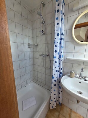Hair dryer - Leuchtturm – Shared. Washing machine, Wi-Fi, parking space. (Dagebüll)