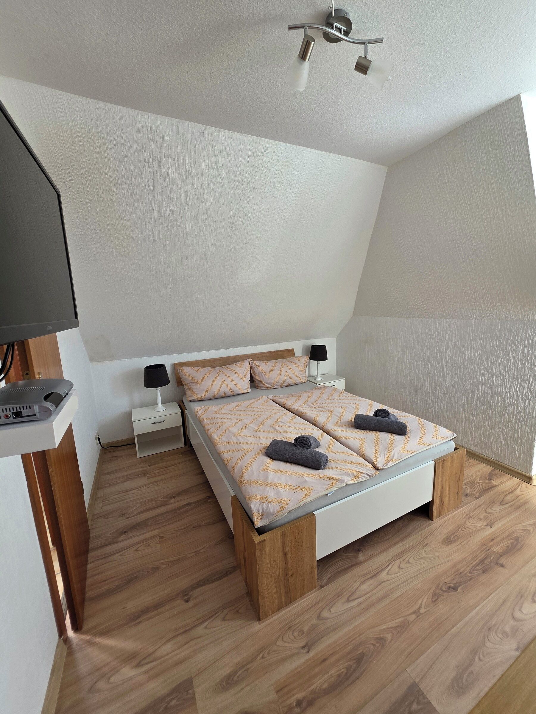 Free WiFi, bed sheets