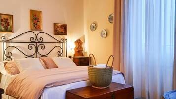 In-room safe, iron/ironing board, free WiFi, bed sheets