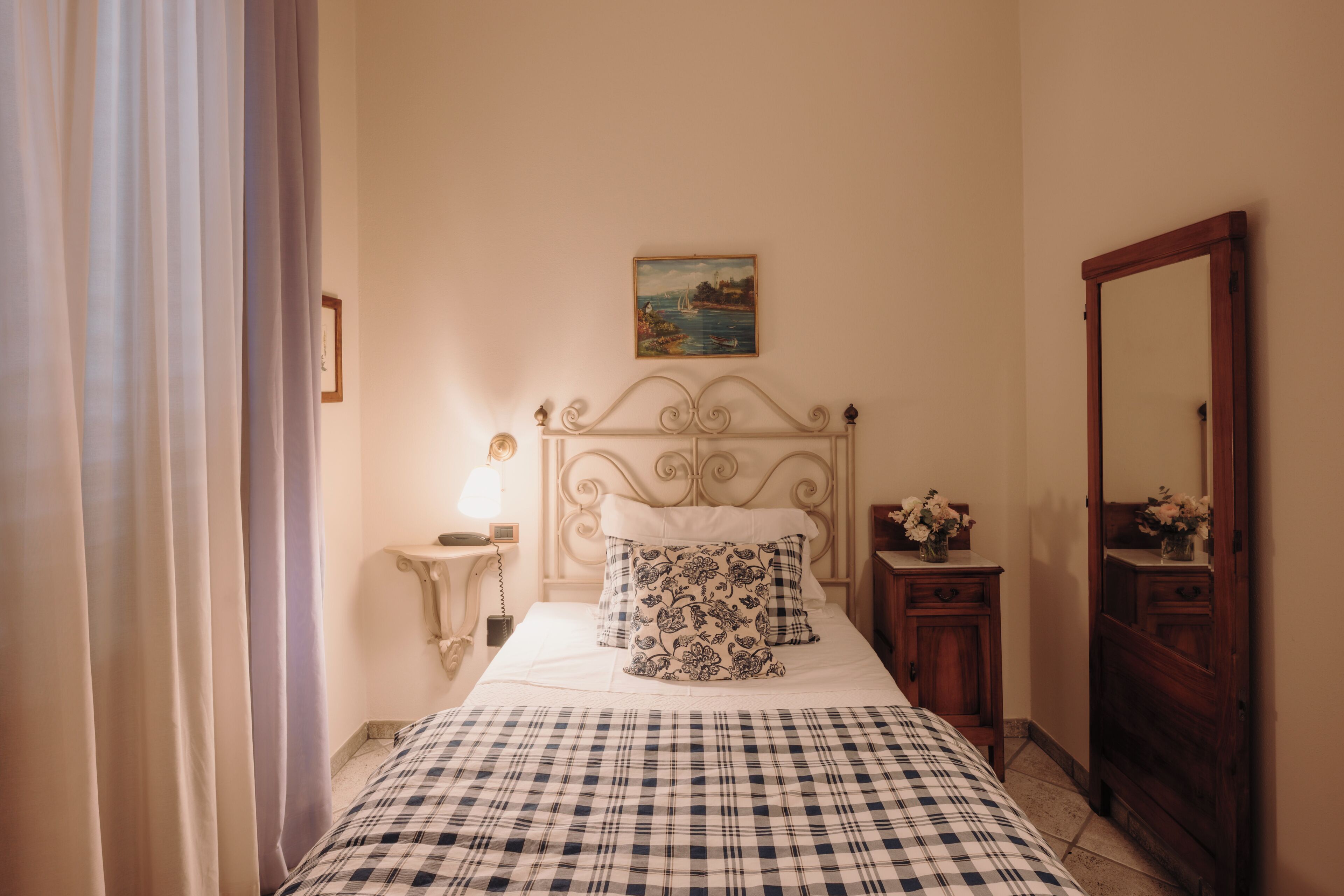Single Room, Balcony | In-room safe, iron/ironing board, free WiFi, bed sheets
