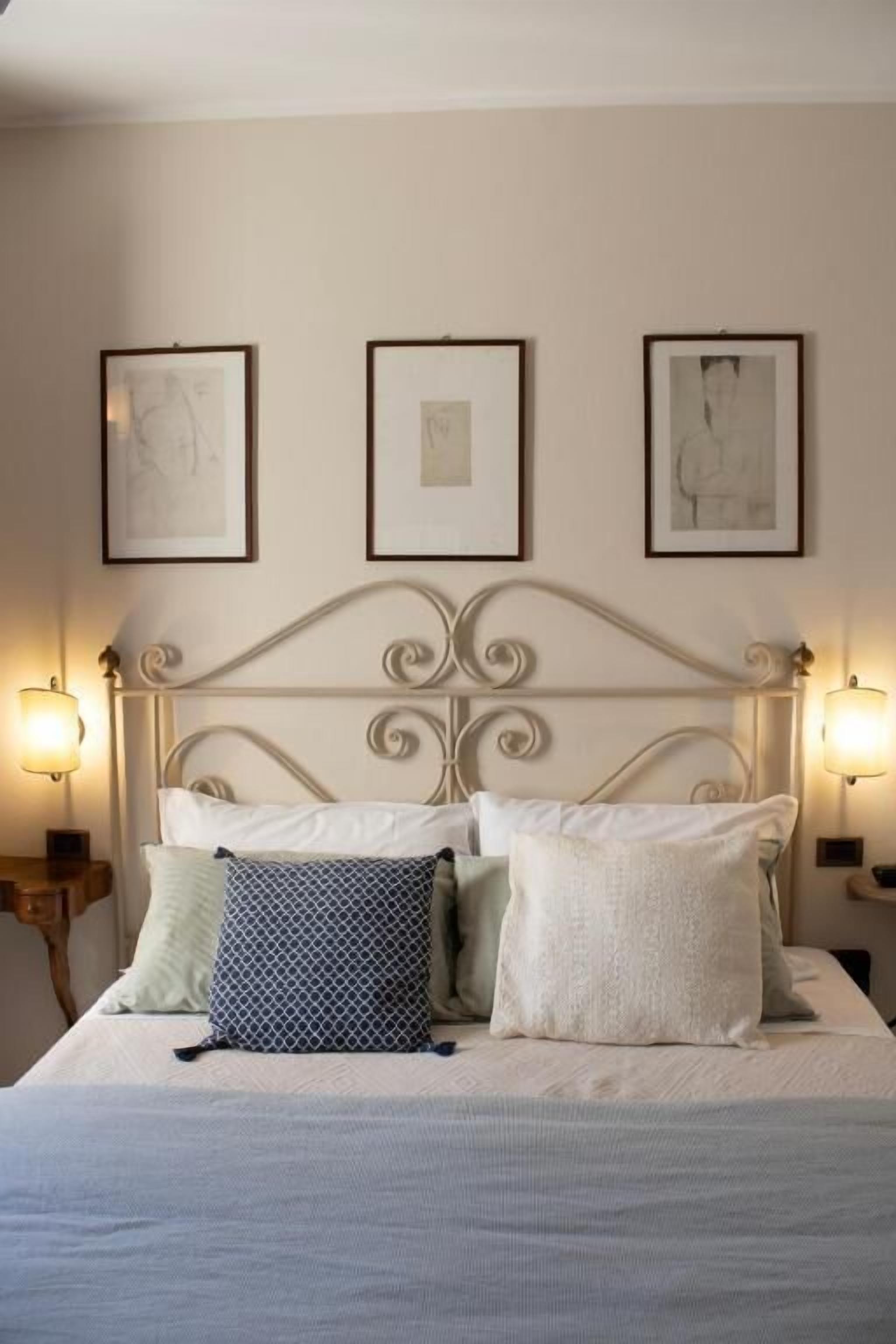 In-room safe, iron/ironing board, free WiFi, bed sheets