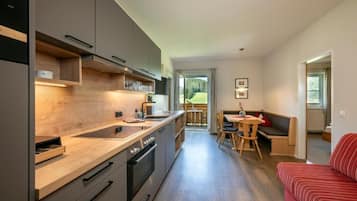 Apartment, Mountain View | Private kitchen | Full-size fridge, microwave, oven, stovetop