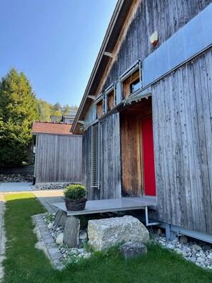 Exterior - Sonnenchalet: Luxury chalet with terrace, wood-burning stove & WLAN in Bodman-Ludwigshafen (Bodman-Ludwigshafen)