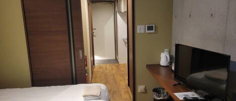 ห้องทวิน | ผ้าม่านกันแสง, Wi-Fi ฟรี