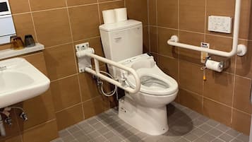Universal Double Room, Non Smoking | Blackout drapes, free WiFi
