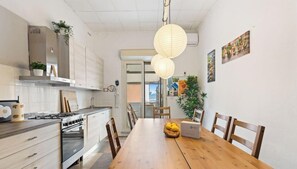 Kühlschrank, Geschirrspüler