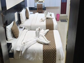 Desk - SELVAM RESIDENCY -GO2 HOTELS & RESORTS (THOOTHUKUDI)