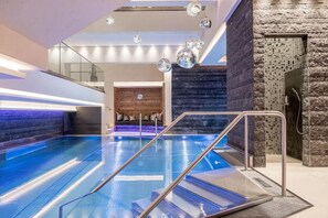Piscina coperta, piscina all'aperto