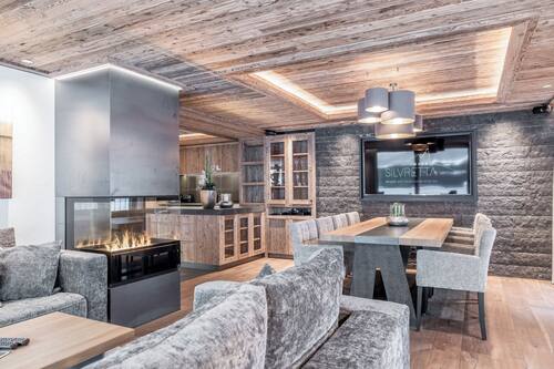 Luxury-Suite, Balkon, Bergblick | Speisen