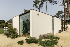 House - Moon Forest Retreat by Cadenzalux (Sintra)