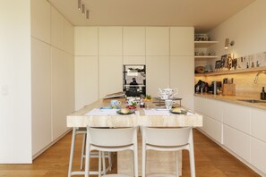 House - Moon Forest Retreat by Cadenzalux (Sintra)