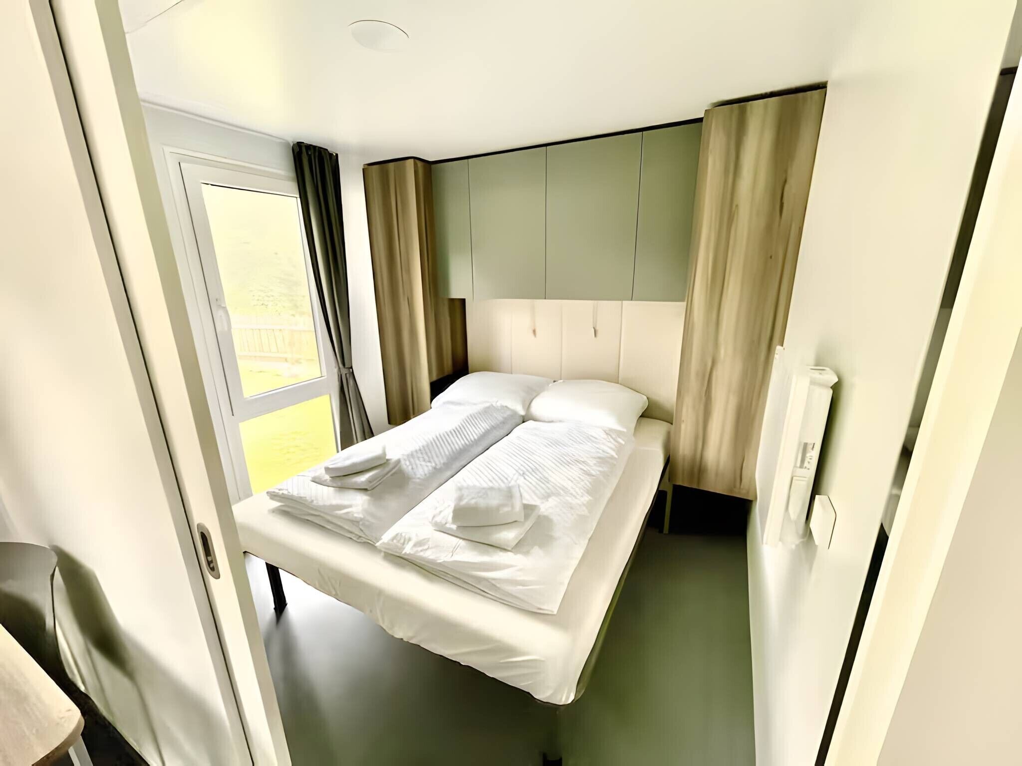 Iron/ironing board, WiFi