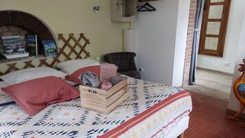 WiFi, bed sheets, wheelchair access