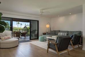 TV - Wailea Elua 705 – Oceanfront Beach Retreat (Wailea-Makena)