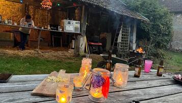 Outdoor dining