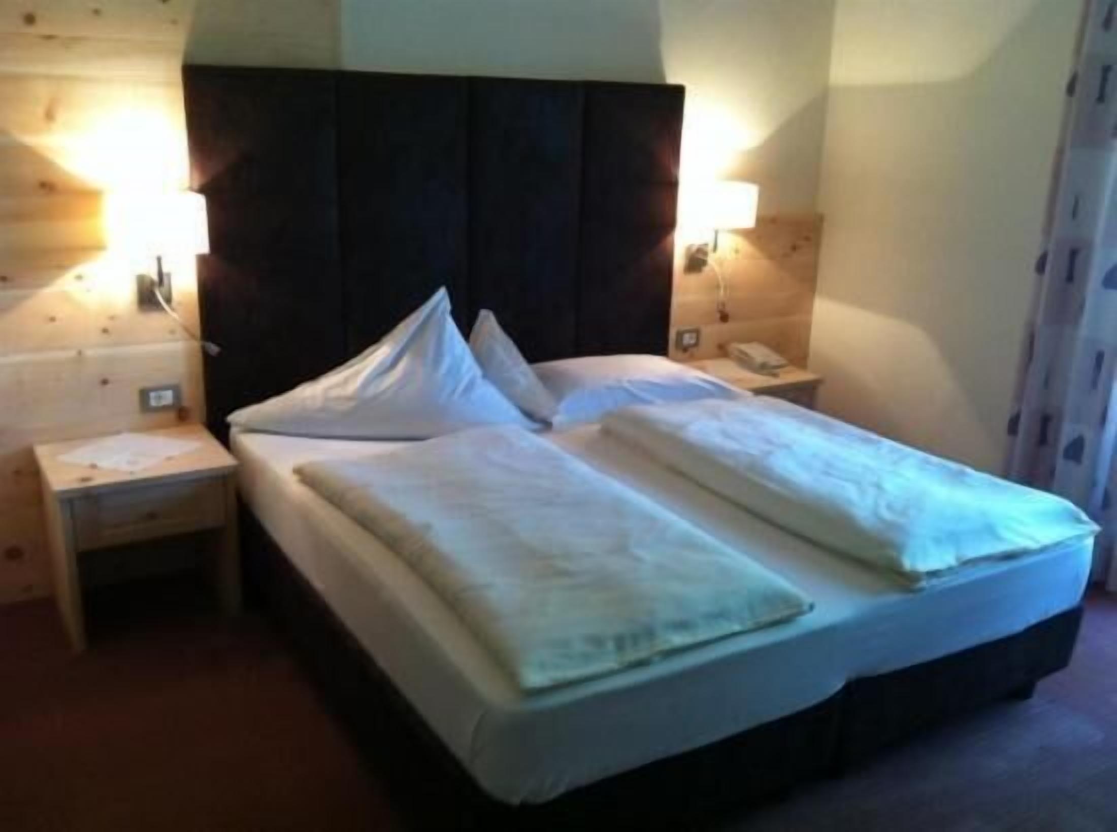 Standard-Doppelzimmer, Balkon, Bergblick | Schallisolierte Zimmer, kostenloses WLAN