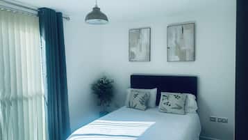 2 bedrooms, iron/ironing board, free WiFi, bed sheets