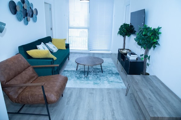 Charming 2 Bedroom Apartment In Birmingham - Birmingham
