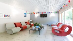 Children’s area - Coastal Apartment Stay for 4 (Roz-sur-Couesnon)