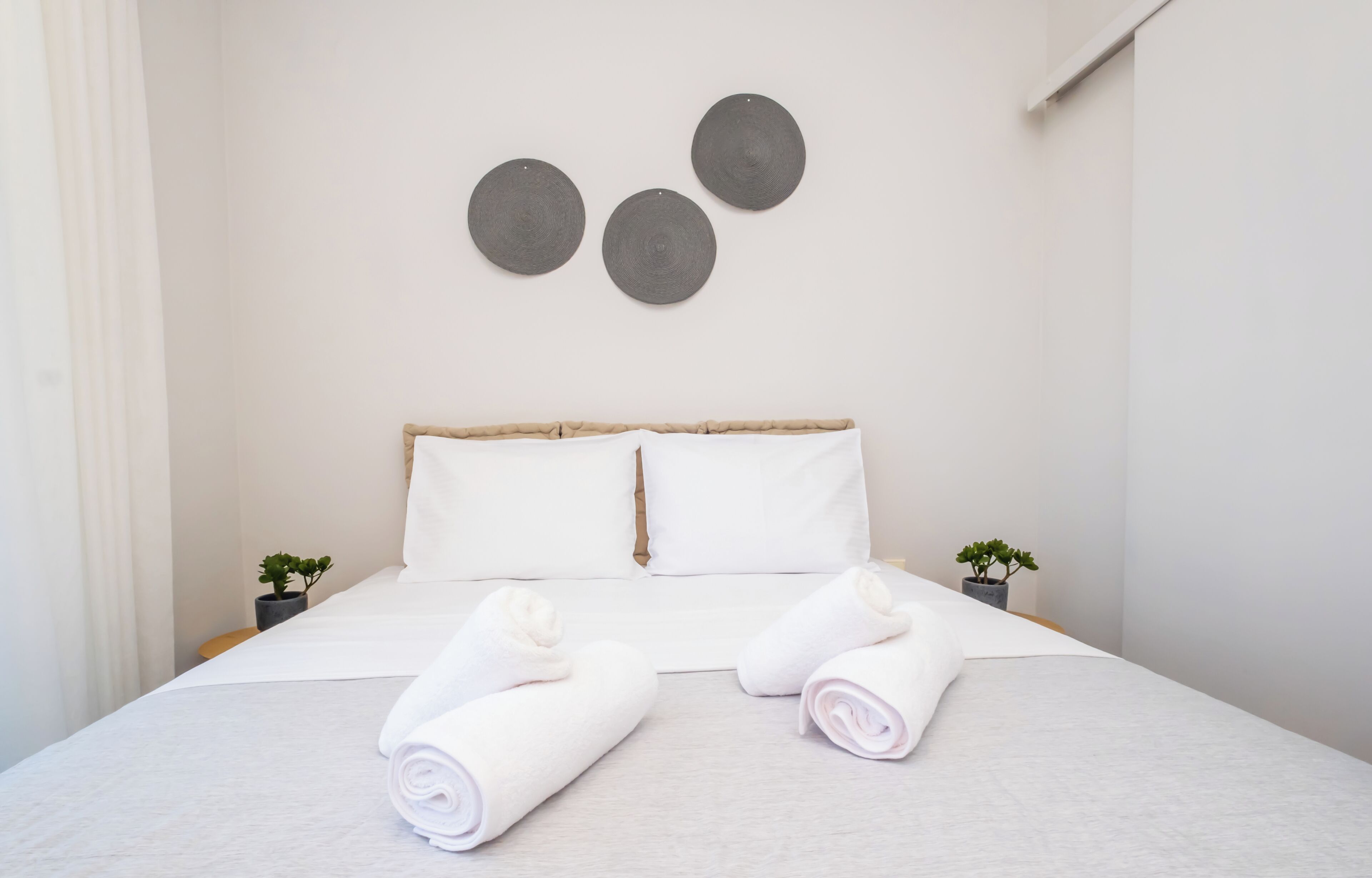 Free WiFi, bed sheets