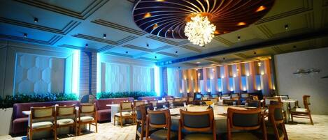 Executive Suite | Dining