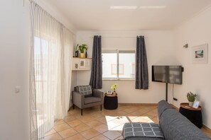 TV - Cabanas Escape - Pool & Terrace Near the Beach (Cabanas)