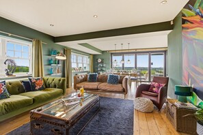 TV, fireplace, DVD player, ping pong - Shepherds Cottage - North East Escapes (Bamburgh)