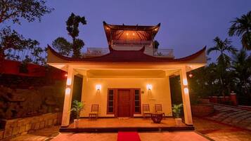 Grand Villa, 2 Queen Beds, Pool View | Exterior