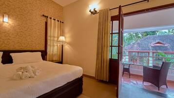Presidential Suite, 1 Queen Bed, Balcony, Garden View