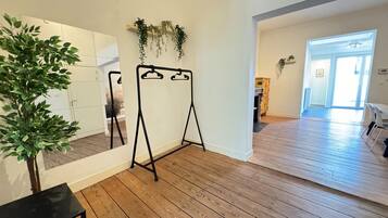 Apartamento clásico, 3 habitaciones | Sala de estar
