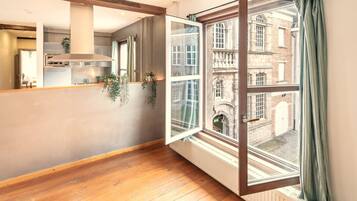 Classic Apartment, 4 Bedrooms | Interior