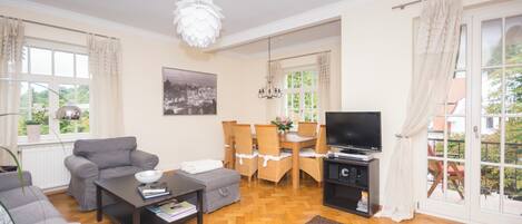 Family Apartment, Mountain View | Living area