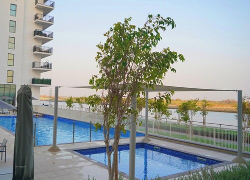 Water's Edge Apartments by RHH