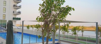 Water's Edge Apartments by RHH