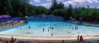 Boutique Family Retreat near Fort Eustis & Williamsburg