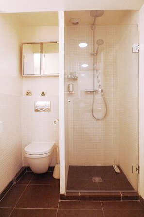 Shower, hair dryer, towels, soap - Traditional Timber Beams - near Seine & Pont Neuf - Cozy & Calm Duplex DAU-V-B-P (Paris)