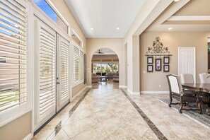 Interior - Veranda - On the Greg Norman Course at PGA! (La Quinta)