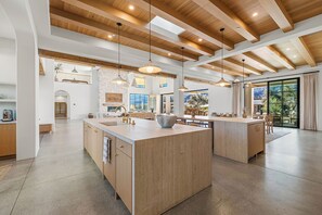 Interior - Olive Grove Estate - 4 Acre Luxury Compound (La Quinta)