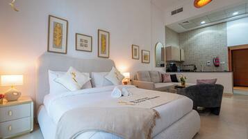 Studio, Balcony, Golf View | Iron/ironing board, free WiFi
