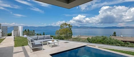 Villa, 3 chambres, balcon, vue sur la mer | Piscine | Piscine extérieure
