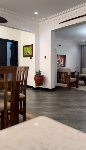 Interior - Home4Home Airbnb – Peaceful retreat close to the City (Kampala)