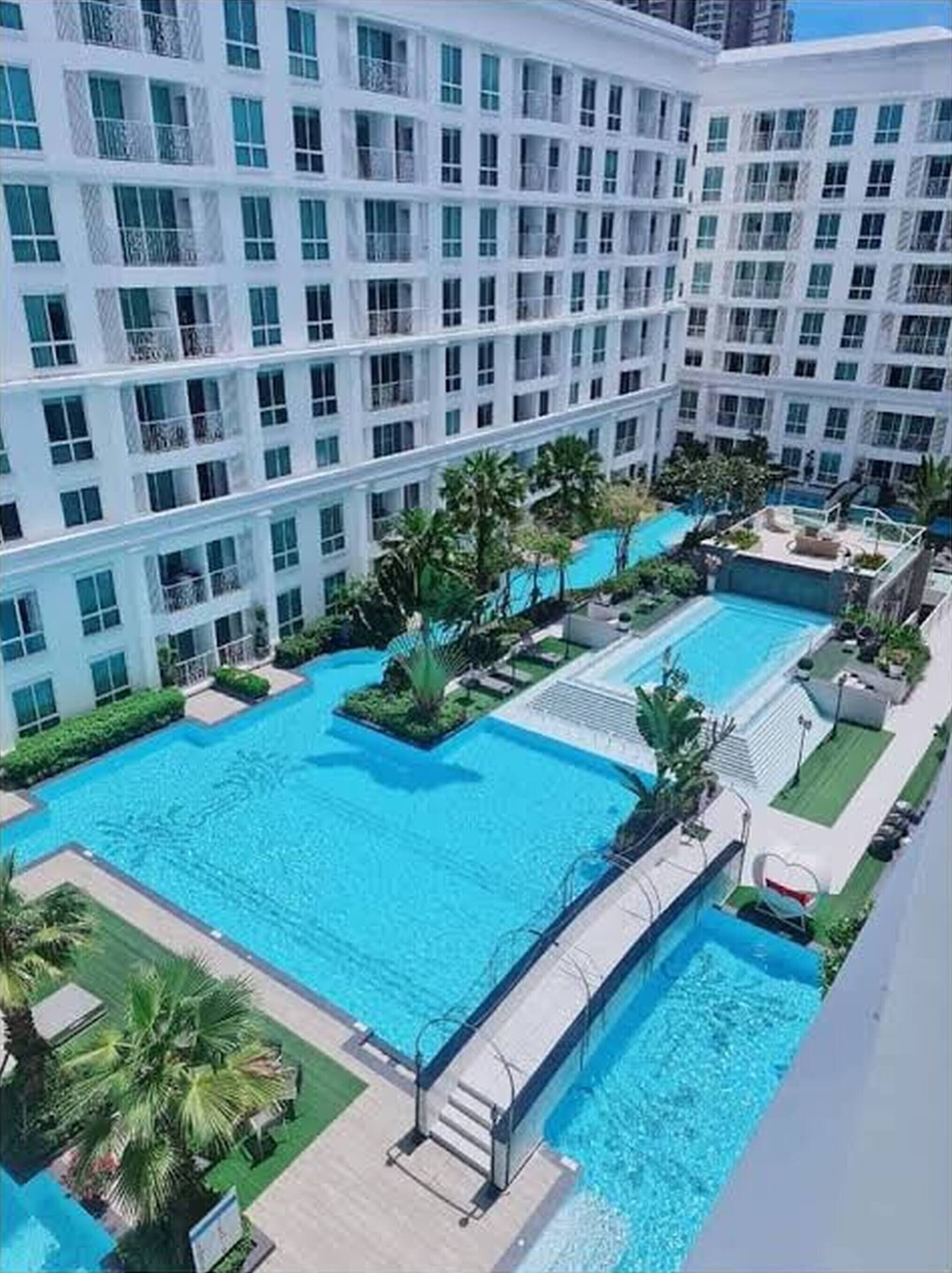Condo, 1 Bedroom, Accessible, Smoking | Kolam renang | Kolam renang terbuka 