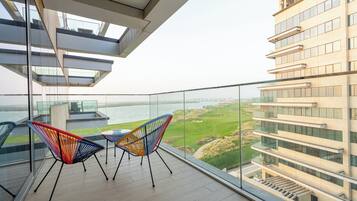 Apartment, 2 Bedrooms, Balcony, Bay View | Terrace/patio