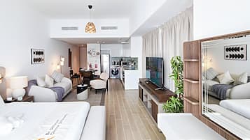 Estudio, 1 cama de matrimonio, balcón, vistas a la playa | Tabla de planchar con plancha y wifi gratis