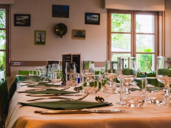Banquet hall