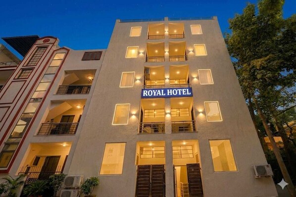 Exterior - Royal Hotel (Gurugram)