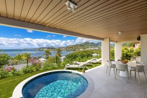 Outdoor dining - Vrbo Property (Saint Martin)