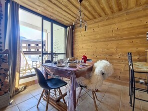 Dining - Les Menuires - Comfy apt for 6, 2 rooms, WiFi, balcony (Les Menuires)